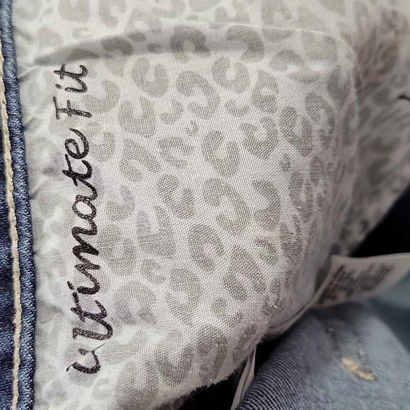 Chico's Platinum Ultimate Fit Straight Leg Jeans SZ 2 Chico's/12 - Picture 9 of 14